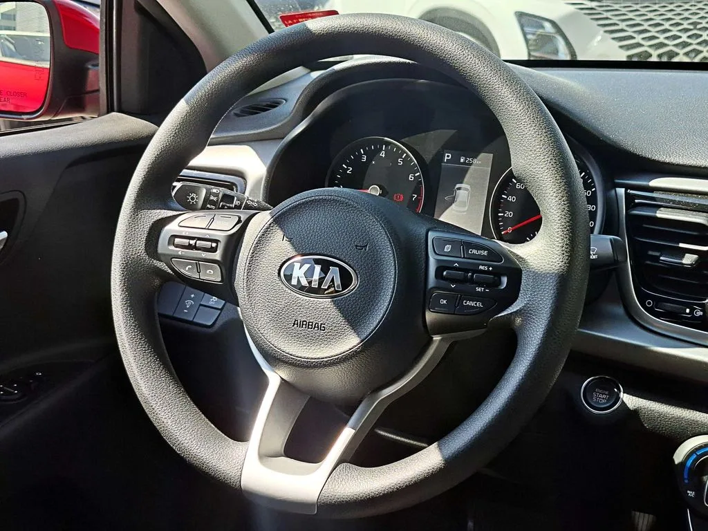 Kia Rio 4 1.4 At año 2021