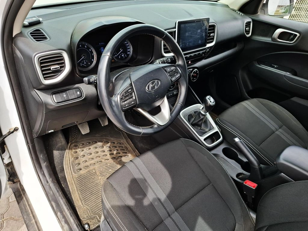 Hyundai Venue 1.6 Qx Value Mt año 2022