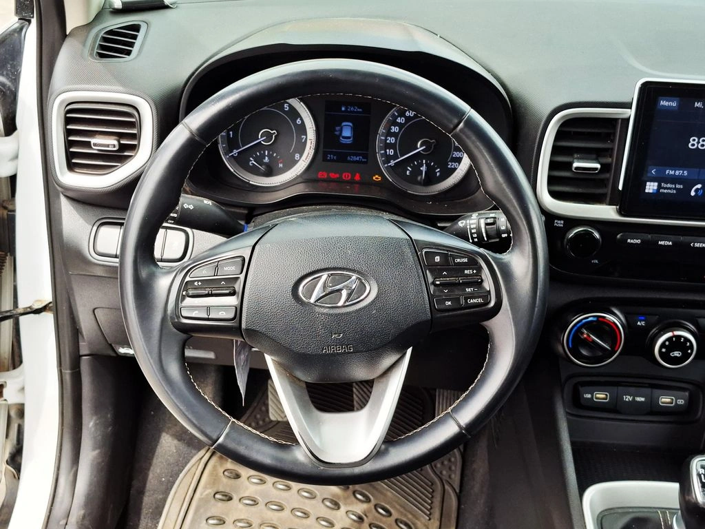 Hyundai Venue 1.6 Qx Value Mt año 2022
