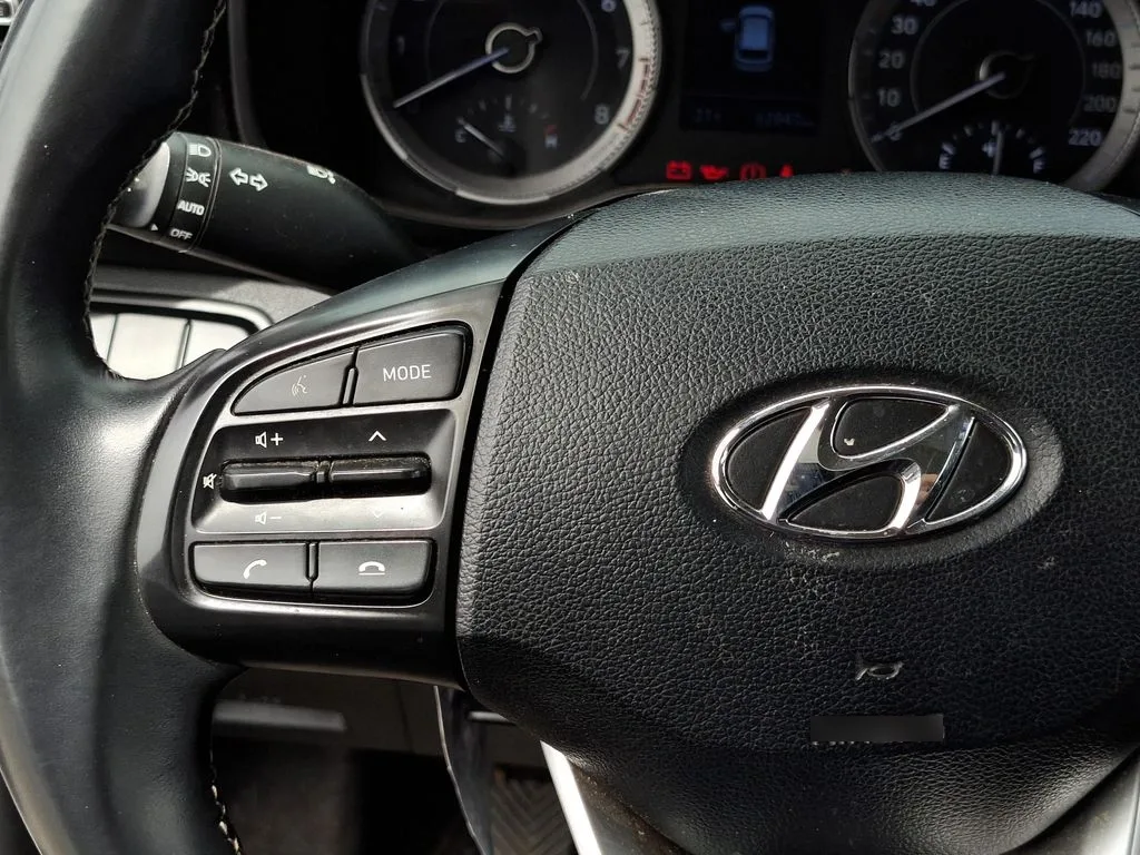 Hyundai Venue 1.6 Qx Value Mt año 2022