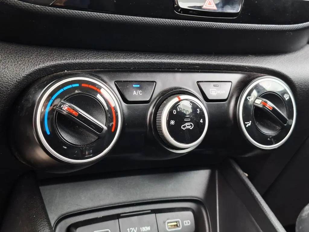 Hyundai Venue 1.6 Qx Value Mt año 2022