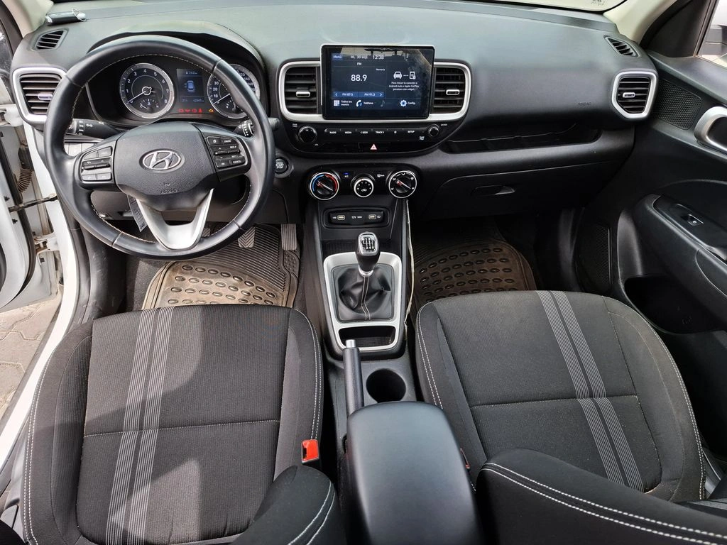 Hyundai Venue 1.6 Qx Value Mt año 2022