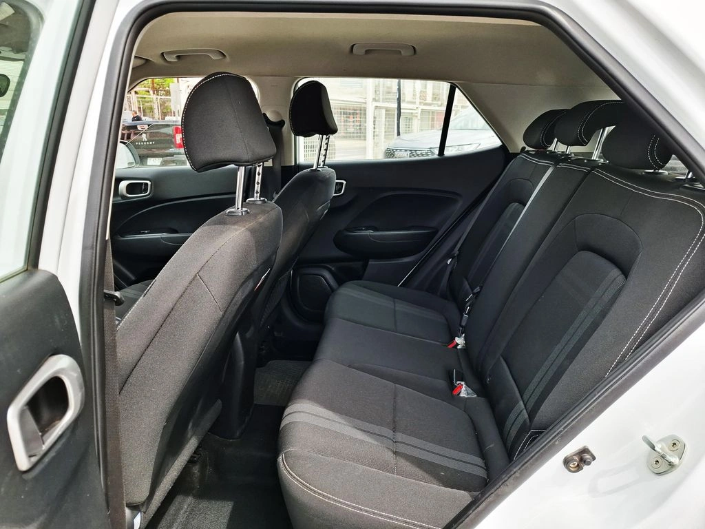 Hyundai Venue 1.6 Qx Value Mt año 2022