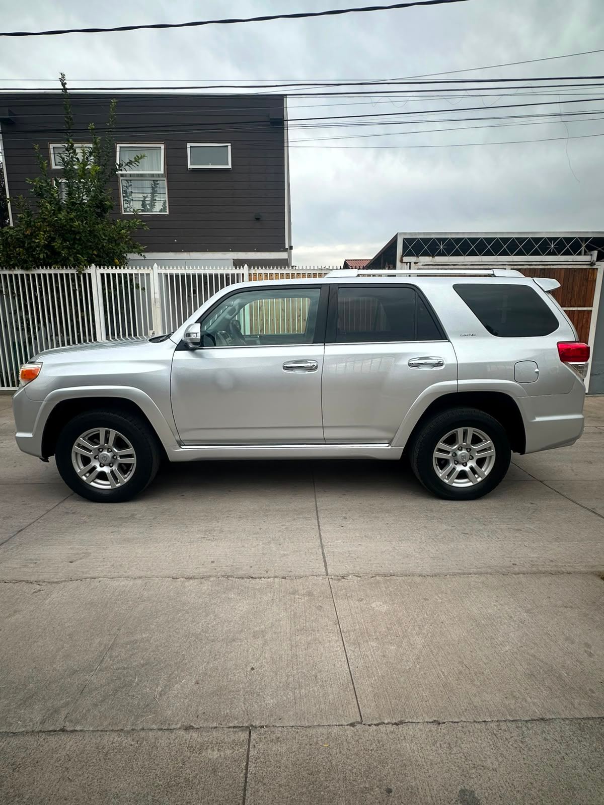 Toyota 4RUNNER 4.0 Limited At 4x2 año 2013