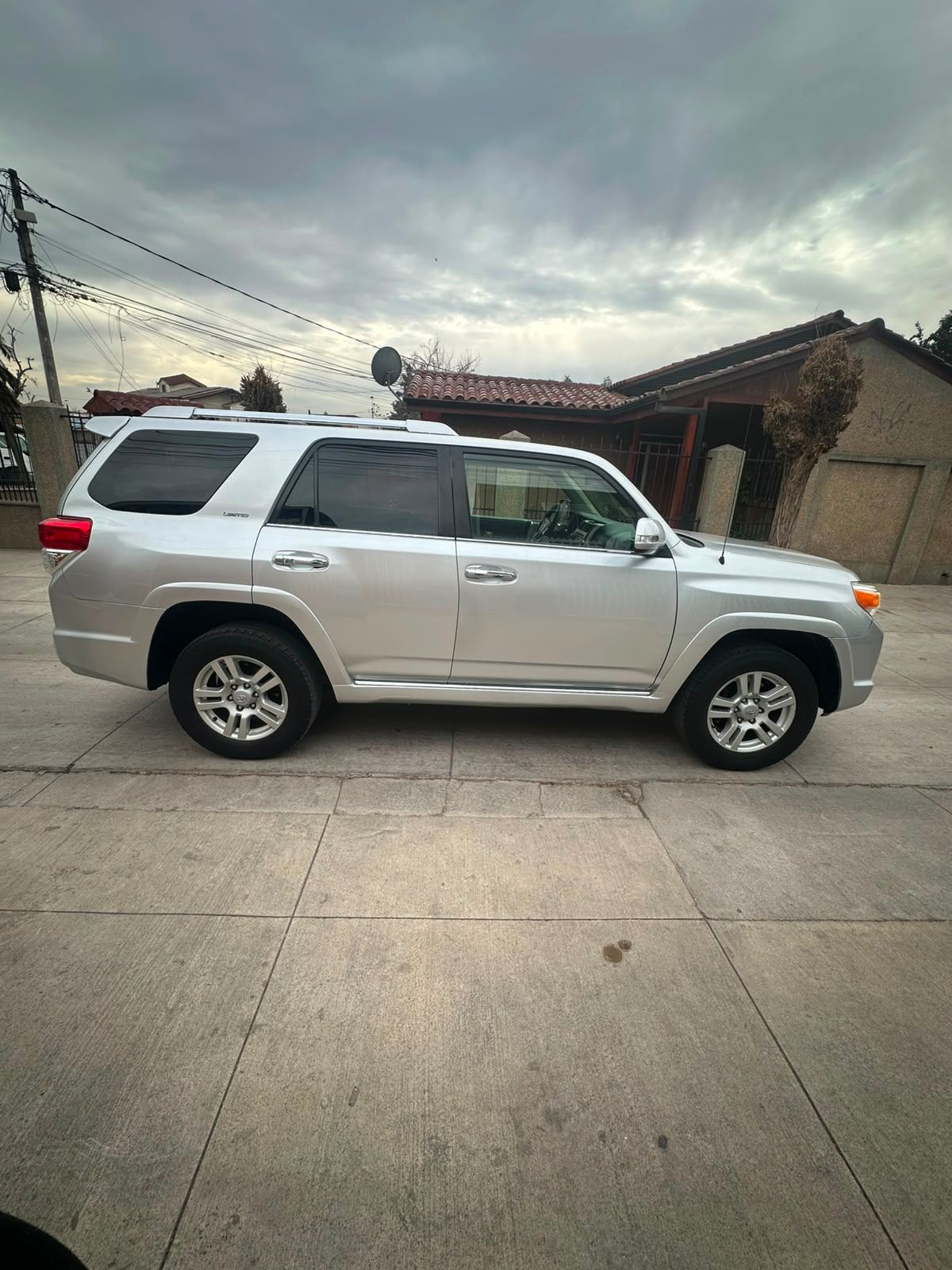 Toyota 4RUNNER 4.0 Limited At 4x2 año 2013