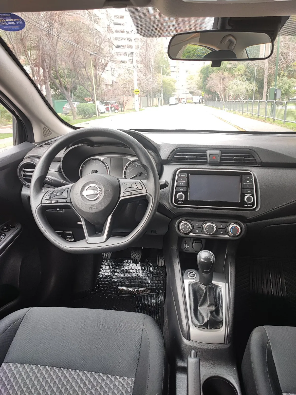 Nissan VERSA 1.6 Sense Mt año 2024