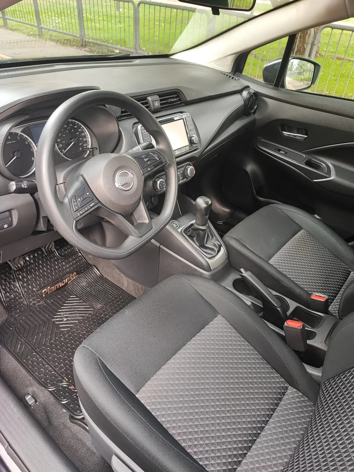 Nissan VERSA 1.6 Sense Mt año 2024