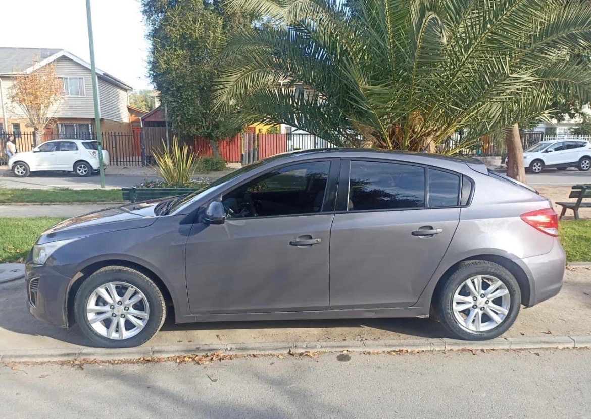 CHEVROLET CRUZE 1.8 Nb Ls 2ab T.cuero At año 2013