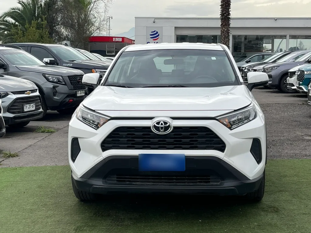 Toyota Rav4 2.0 Le 4x2 Cvt At 5p año 2025