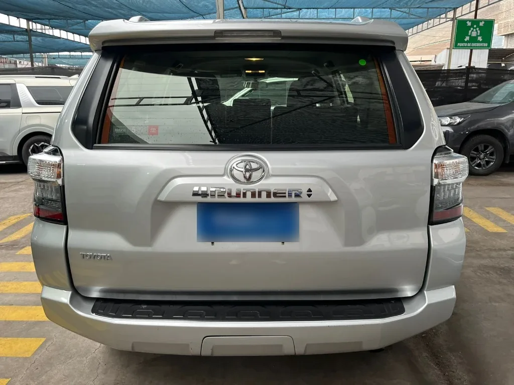 Toyota 4runner 4.0 Sr5 Connected At 4x4 año 2023