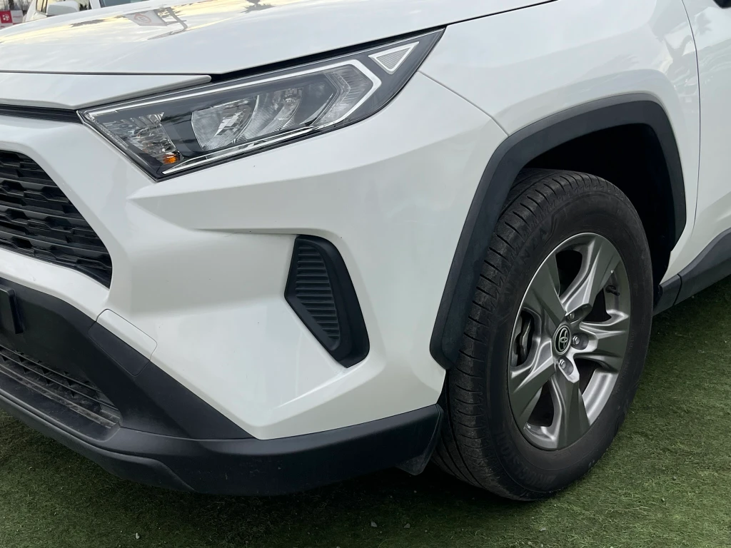 Toyota Rav4 2.0 Le 4x2 Cvt At 5p año 2025