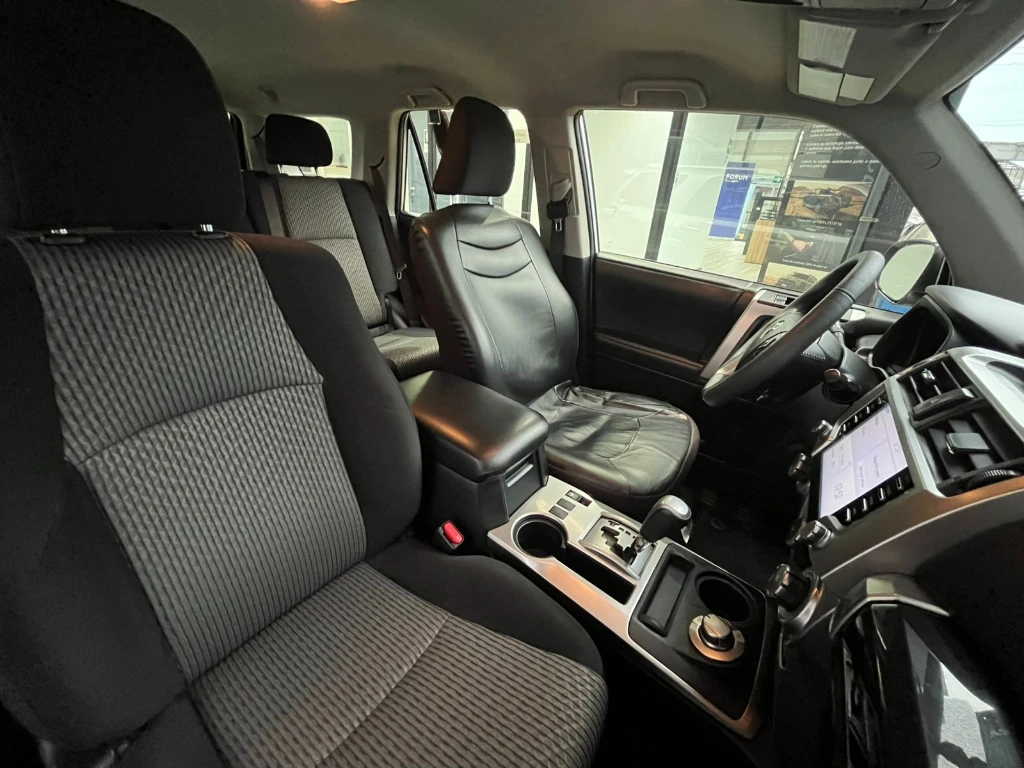 Toyota 4runner 4.0 Sr5 Connected At 4x4 año 2023