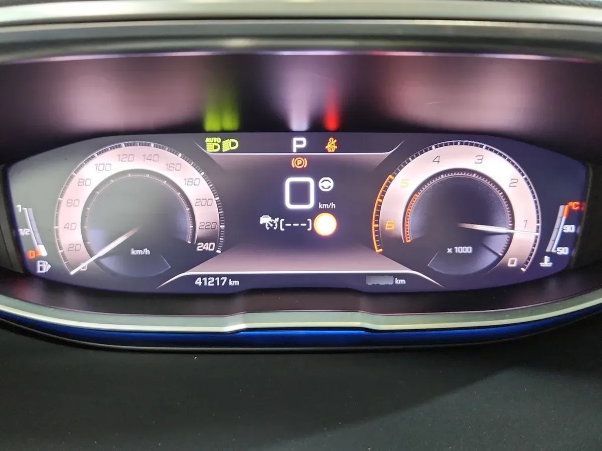 PEUGEOT 5008  año 2024