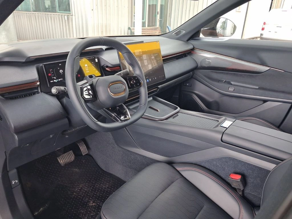 Lynk&Co 08 Halo 08 Phev 1.5 Aut 4x2 año 2027