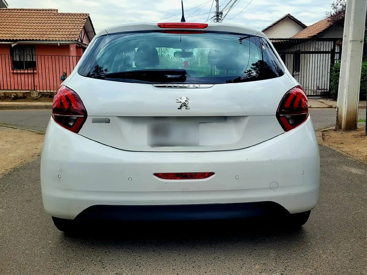 PEUGEOT 208 1.2 Signature Puretech Mt año 2019