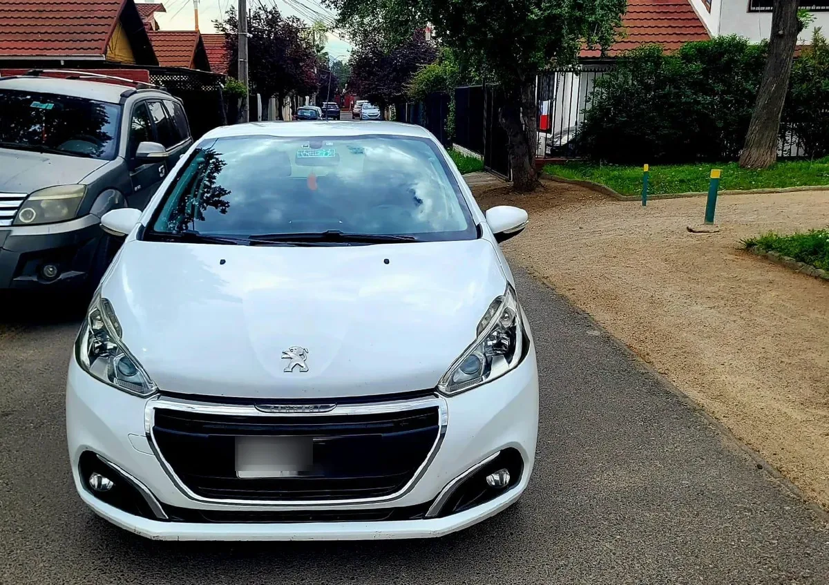 PEUGEOT 208 1.2 Signature Puretech Mt año 2019