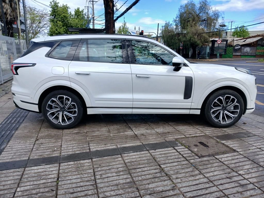 Lynk&Co 09 09 Halo 2.0t At Híbrido año 2025
