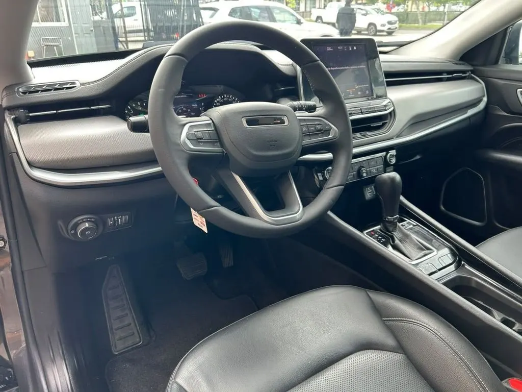Jeep Compass Longitude 4x2 1.3 Aut año 2025