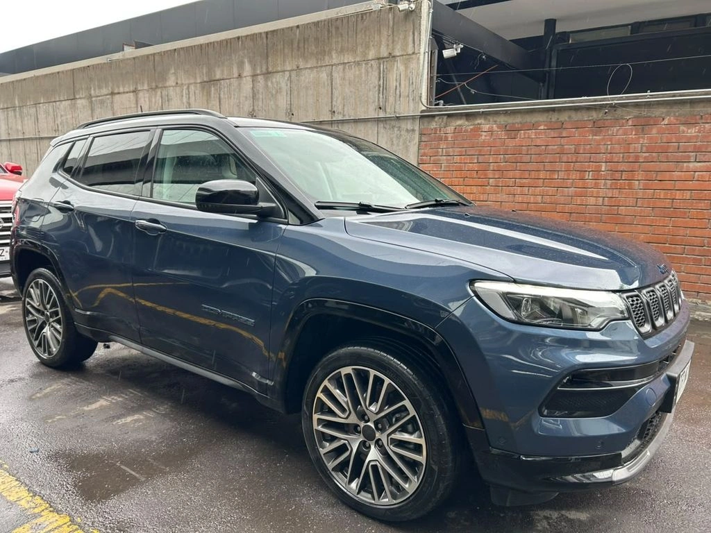 Jeep Compass 1.3 4xe Altitude Hybrid Awd At 5p año 2024