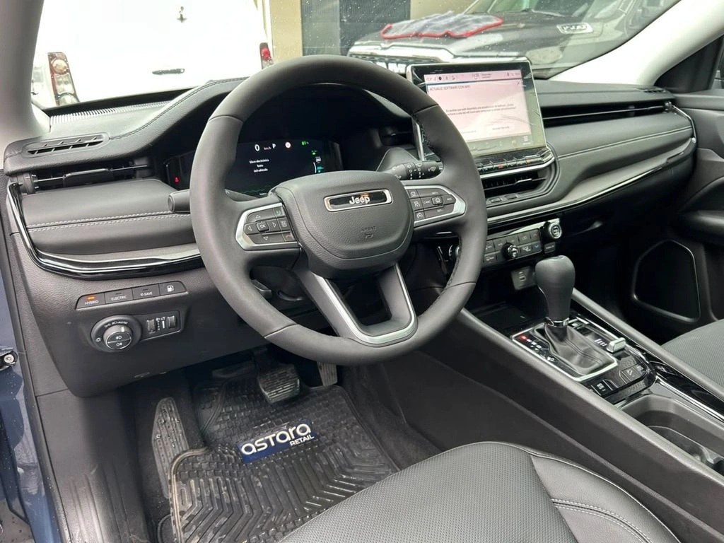 Jeep Compass 1.3 4xe Altitude Hybrid Awd At 5p año 2024