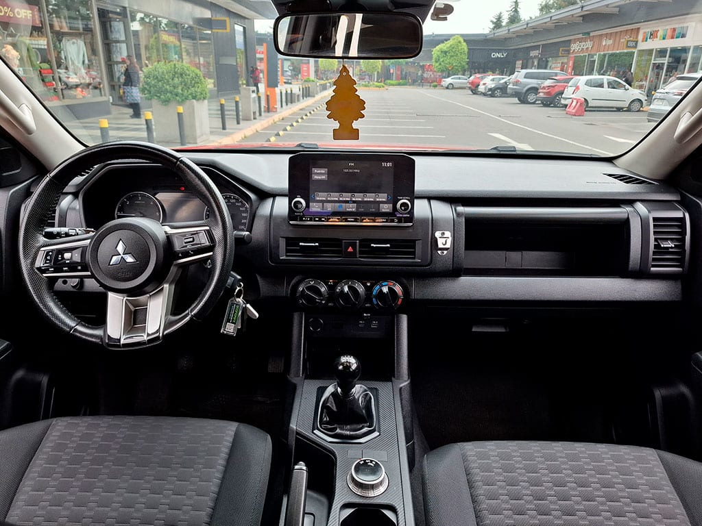 Mitsubishi L200 Katana Xrt 4x4 2.4 año 2024