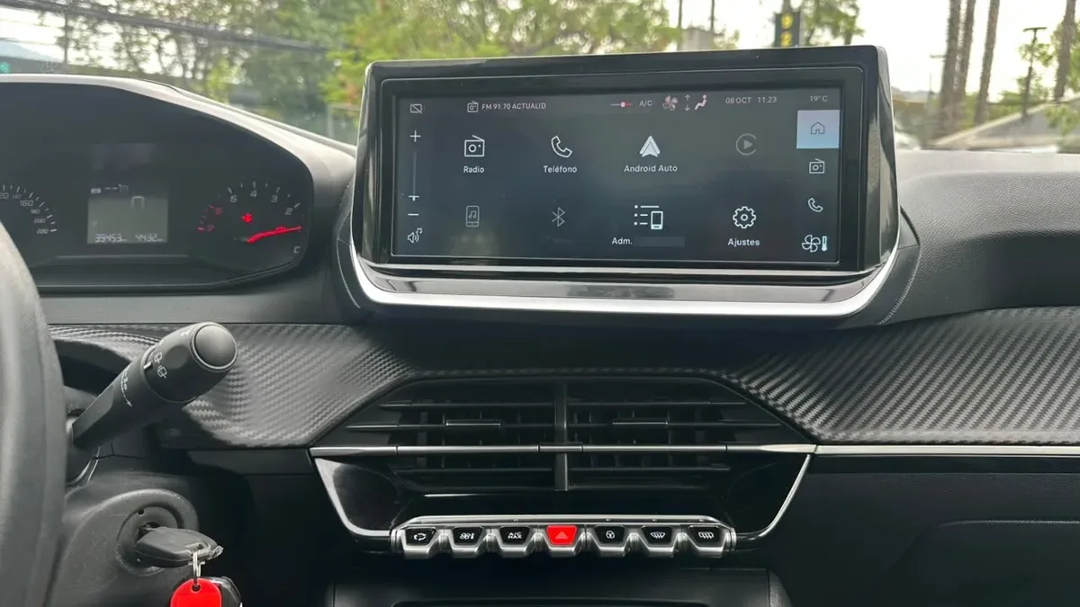 Peugeot 208 Style Puretech 75 1.2 año 2023