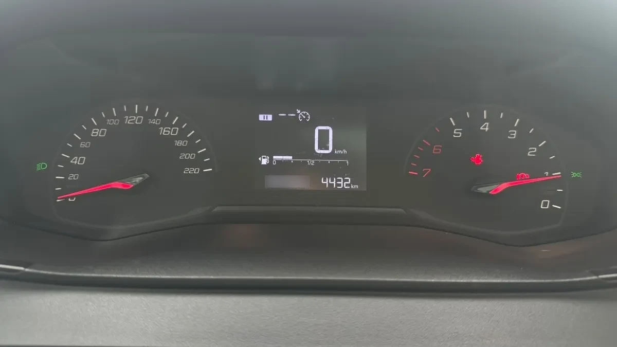 Peugeot 208 Style Puretech 75 1.2 año 2023