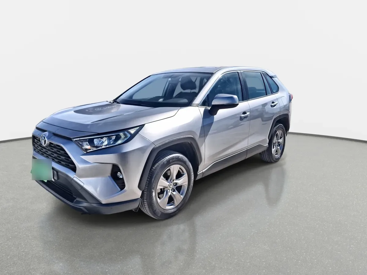 Toyota Rav 4 2.0 Le 4x2 Mt 5p año 2024