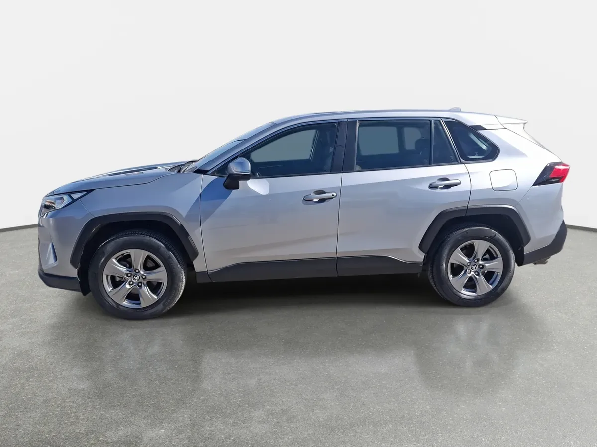 Toyota Rav 4 2.0 Le 4x2 Mt 5p año 2024