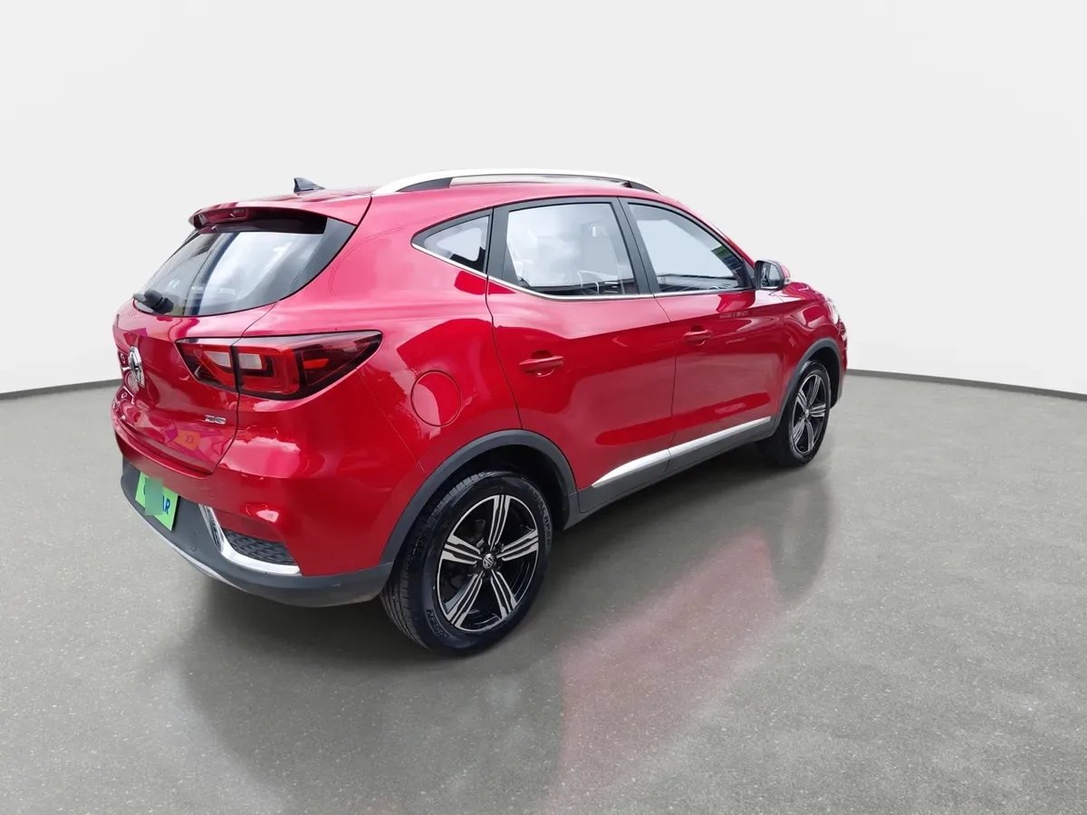 MG Mg Zs 1.5 Comfort 4x2 Mt 5p año 2023