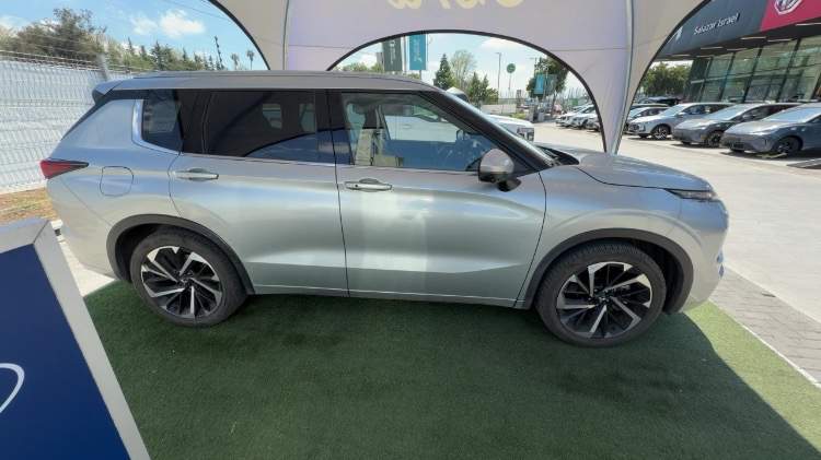 Mitsubishi Outlander 2.5 Gls Limited 4x4 At 5p año 2024