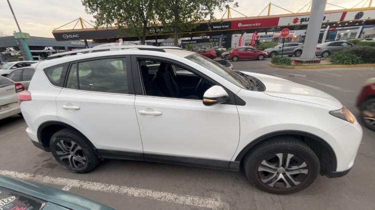 Toyota Rav 4 2.0 Lujo 4x2 Cvt At 5p año 2018