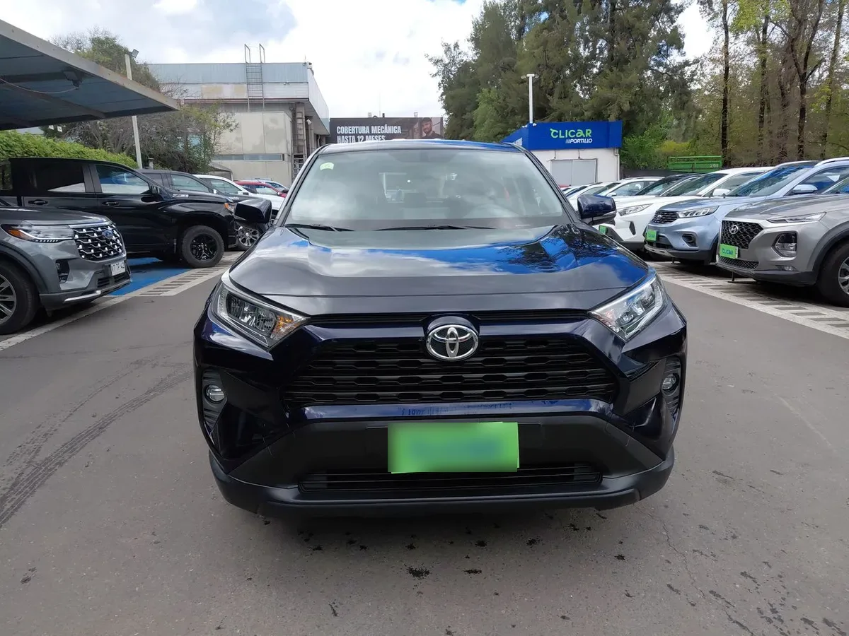 Toyota Rav 4 2.0 Le 4x2 Mt 5p año 2024