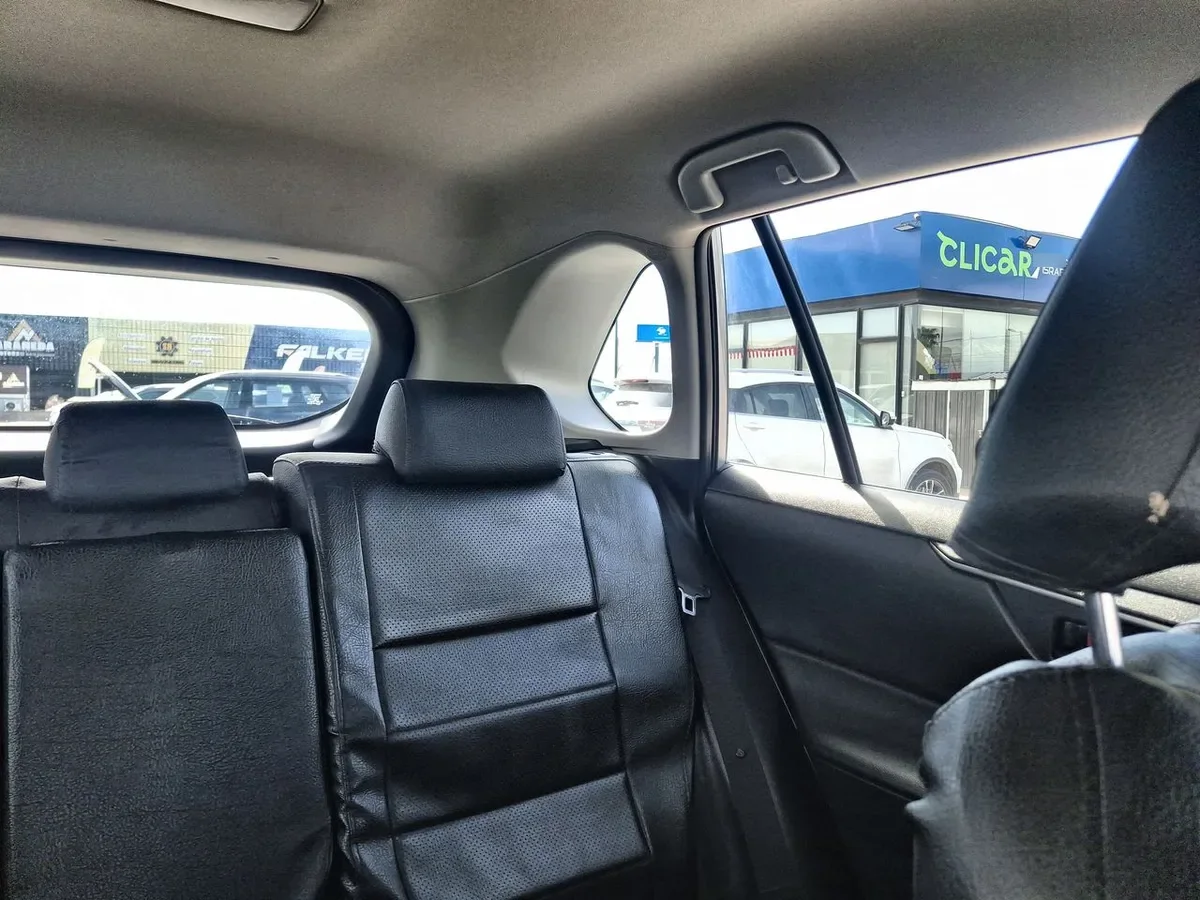 Toyota Rav 4 2.0 Le 4x2 Mt 5p año 2024
