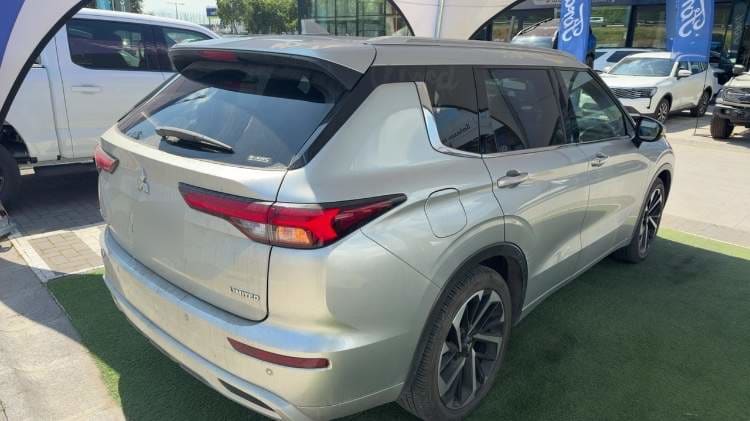Mitsubishi Outlander 2.5 Gls Limited 4x4 At 5p año 2024