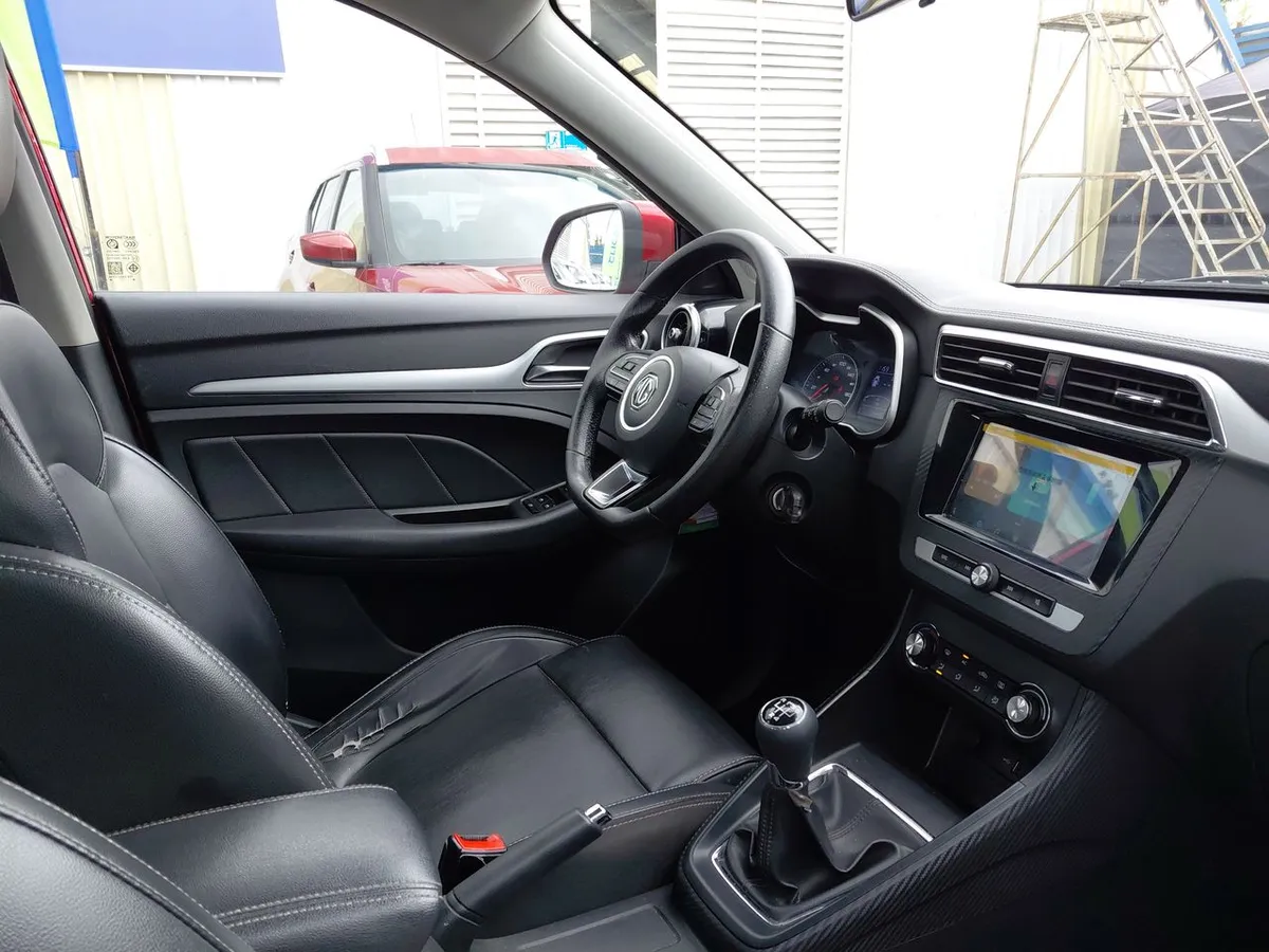 MG Mg Zs 1.5 Comfort 4x2 Mt 5p año 2023