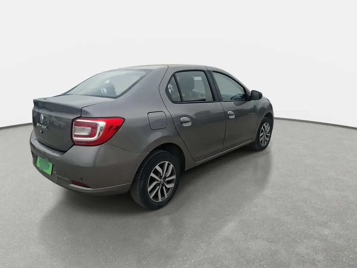 Renault Symbol 1.6 Intens Tech 4x2 Mt 4p año 2021