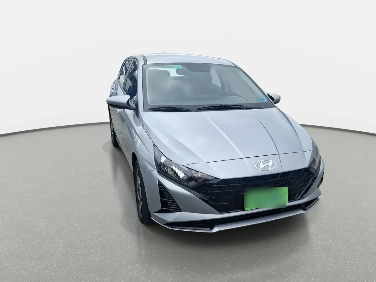 Hyundai I20 1.4 Plus Fl Bi3 4x2 Hb Mt 5p año 2025