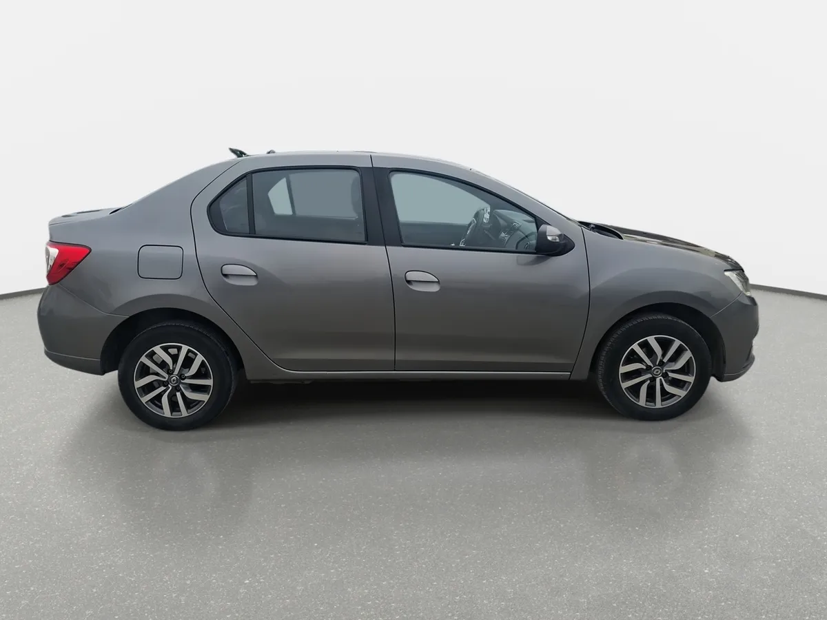 Renault Symbol 1.6 Intens Tech 4x2 Mt 4p año 2021