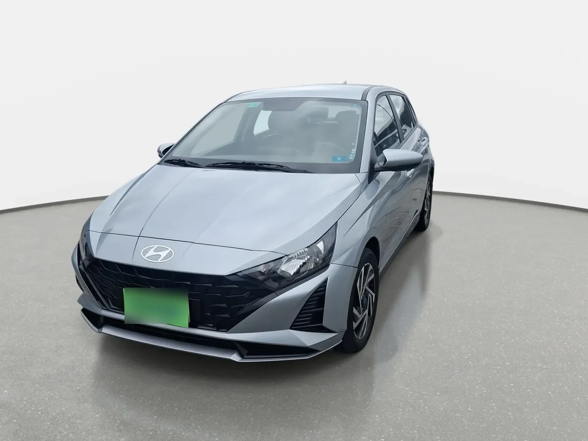Hyundai I20 1.4 Plus Fl Bi3 4x2 Hb Mt 5p año 2025