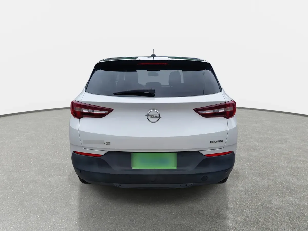 Opel Grandland 1.2t Dynamic 4x2 Mt6 5p año 2021