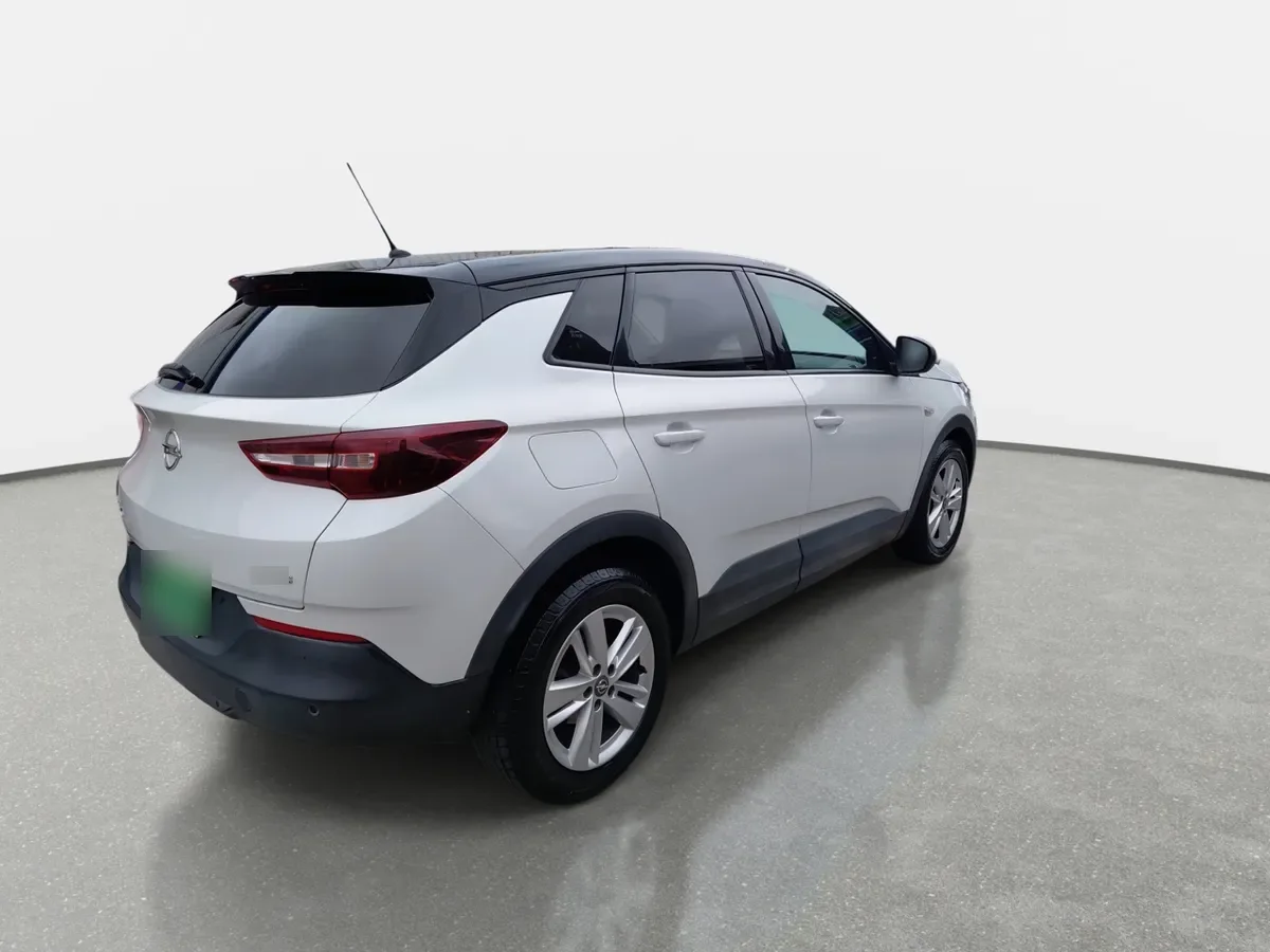 Opel Grandland 1.2t Dynamic 4x2 Mt6 5p año 2021