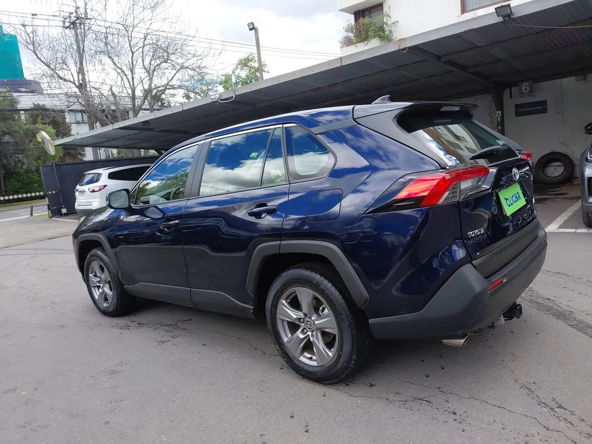 Toyota Rav 4 2.0 Le 4x2 Mt 5p año 2024