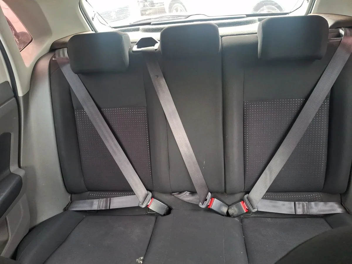 Volkswagen Polo 1.6 Comfortline 4x2 Mt5 5p año 2021