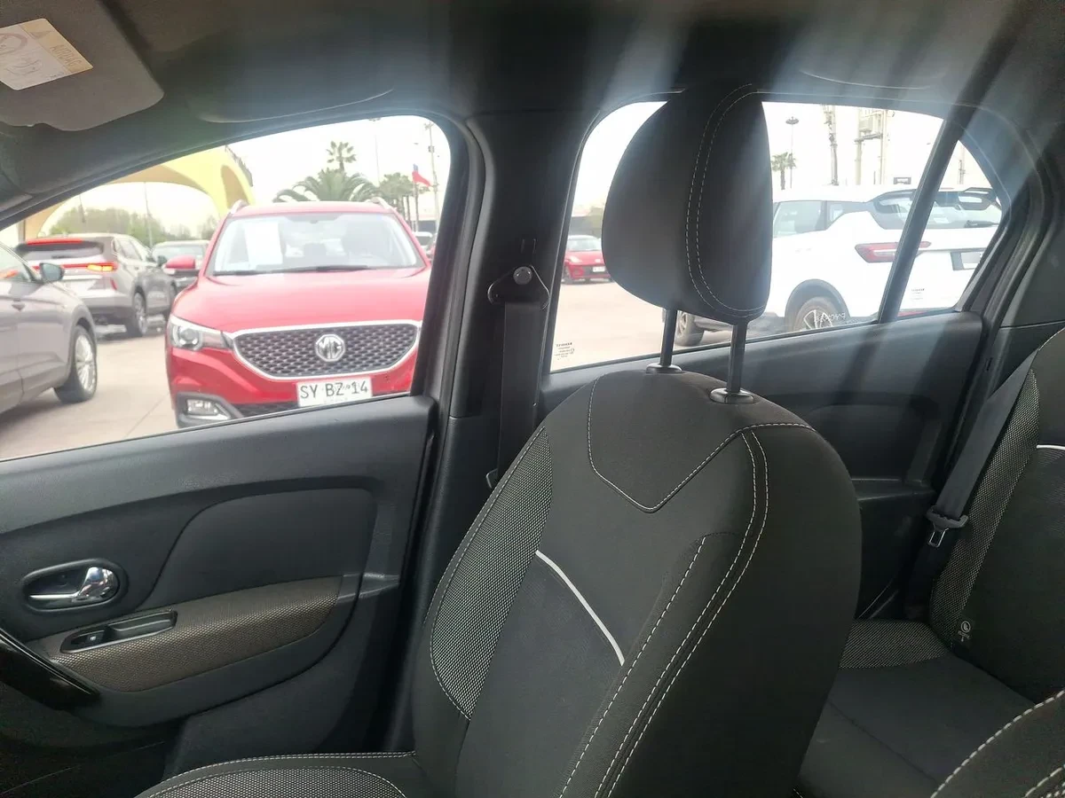 Renault Symbol 1.6 Intens Tech 4x2 Mt 4p año 2021