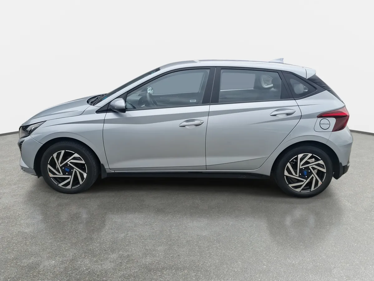 Hyundai I20 1.4 Plus Fl Bi3 4x2 Hb Mt 5p año 2025