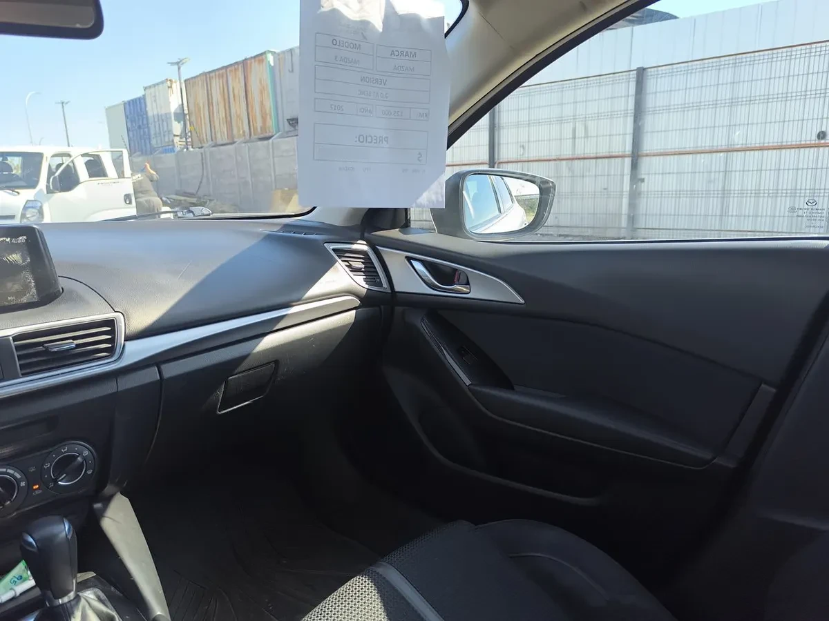 Mazda 3 2.0 V 4x2 Sdn Sunroof 6at 4p año 2017