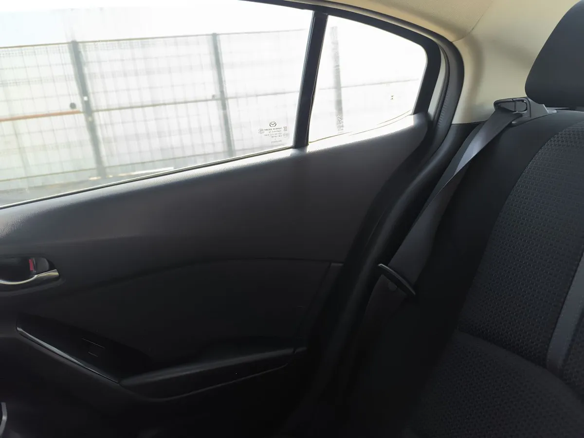Mazda 3 2.0 V 4x2 Sdn Sunroof 6at 4p año 2017