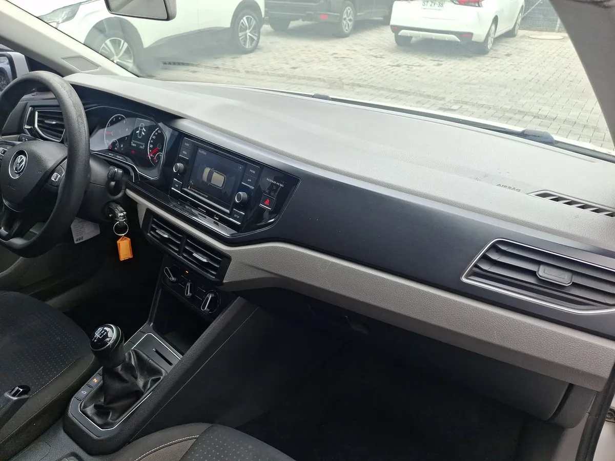 Volkswagen Polo 1.6 Comfortline 4x2 Mt5 5p año 2021