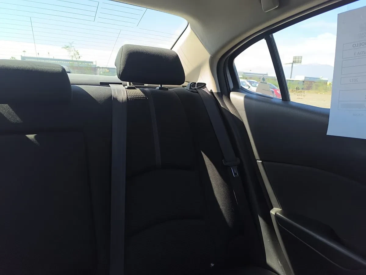 Mazda 3 2.0 V 4x2 Sdn Sunroof 6at 4p año 2017